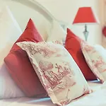 Hotel apartamentowy Pałac Brunów Lwowek Slaski