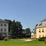 Hotel apartamentowy Pałac Brunów 4*