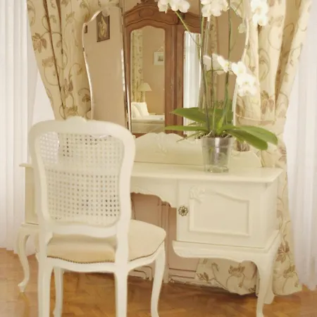 Palac Brunow - Wellness & Aparthotel Lwówek Śląski