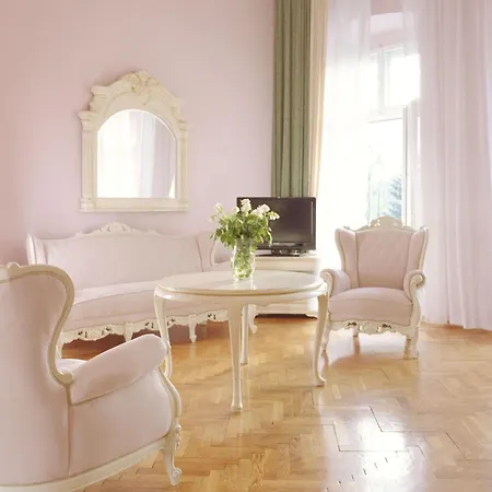 Palac Brunow - Wellness & 4* Lwówek Śląski