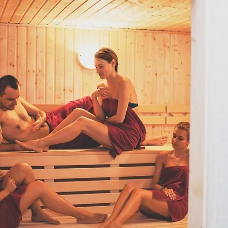 Palac Brunow - Wellness & מלון דירות לבובק שלאוסקי