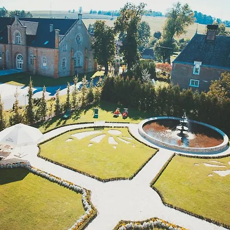 Lägenhetshotell Palac Brunow - Wellness & Lwowek Slaski