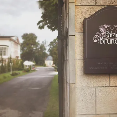 Schloss Braunau Aparthotel 4*