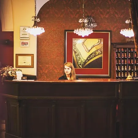 Palac Brunow - Wellness & Lägenhetshotell Lwowek Slaski