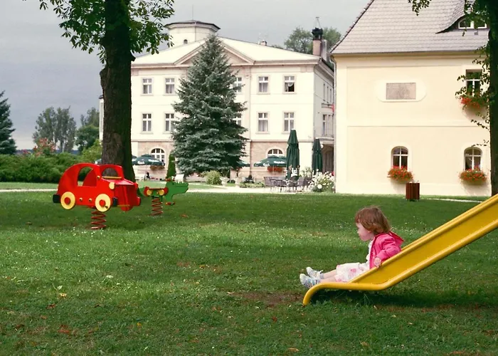 Palac Brunow - Wellness & 4* Lwowek Slaski