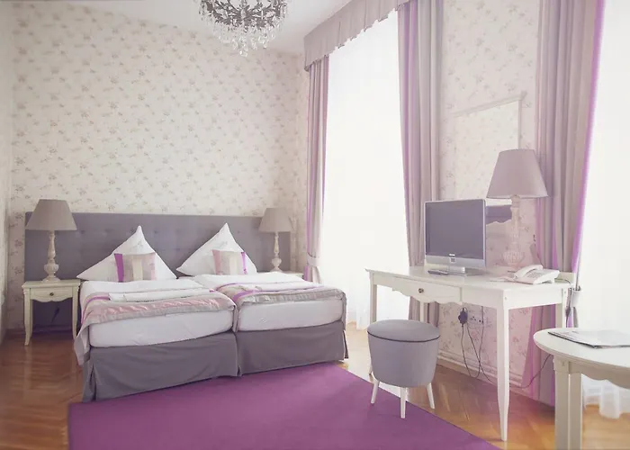 Palac Brunow - Wellness & Lägenhetshotell Lwowek Slaski