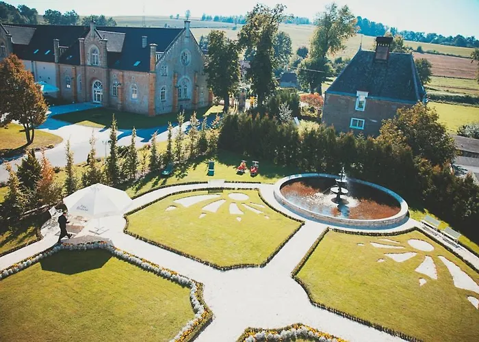 Lägenhetshotell Palac Brunow - Wellness & Lwowek Slaski